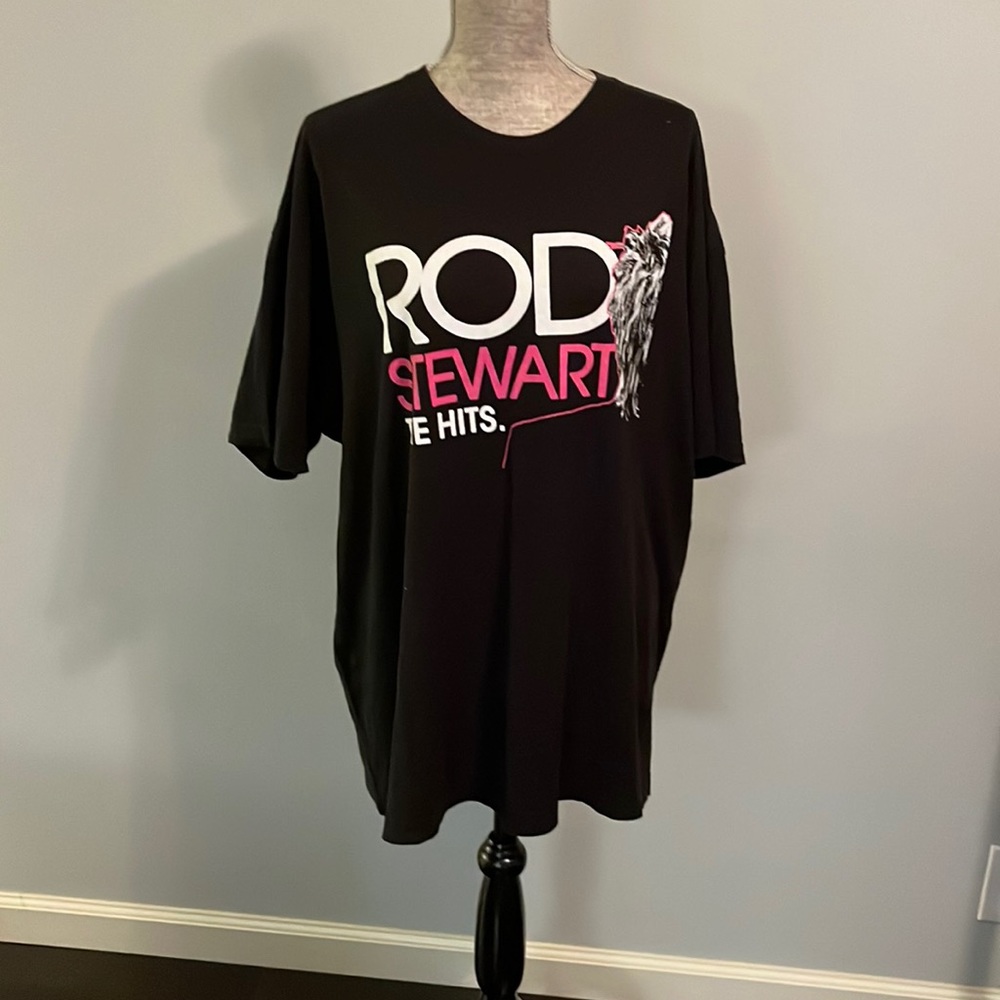 Tultex Rod Stewart concert tee shirt.  Size XXL.  Black and pink in color.